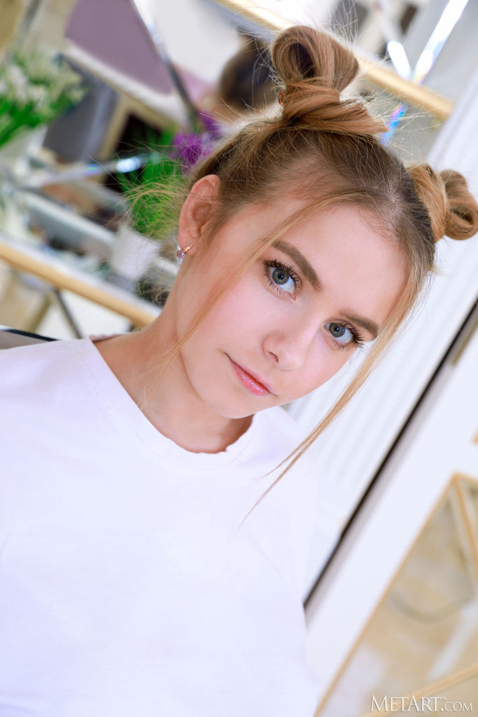 Dakota Pink In Space Buns - Photo 02