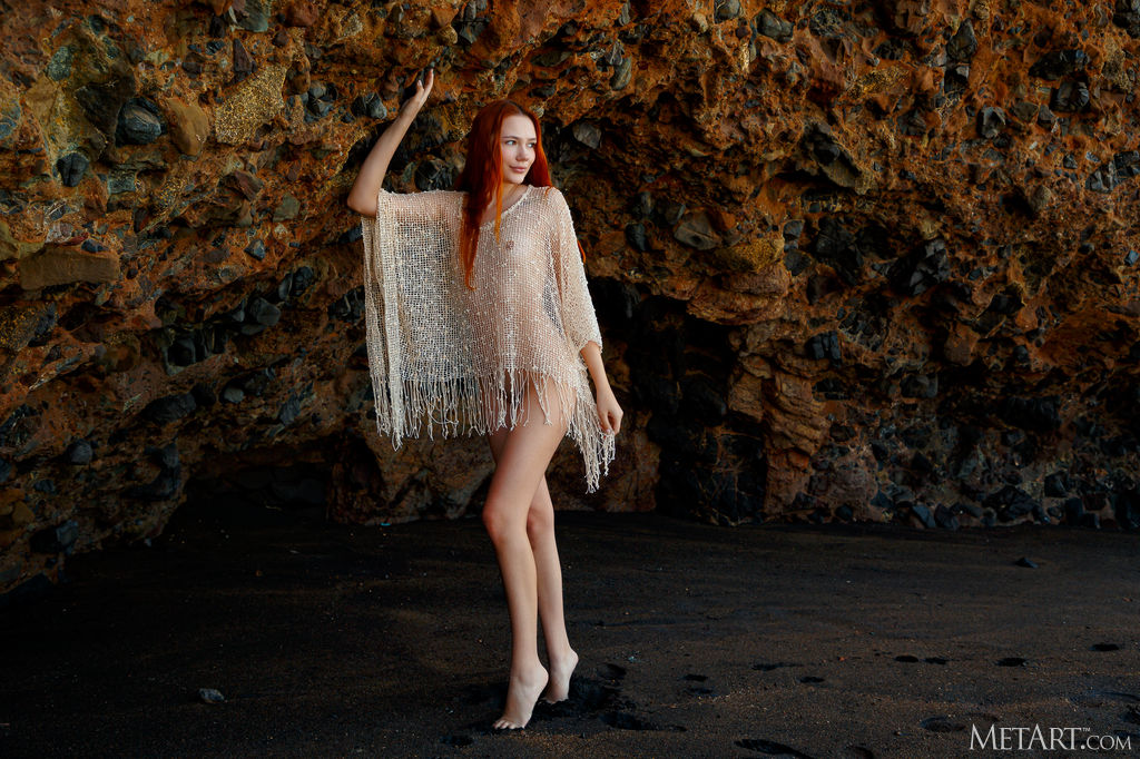 Gorgeous Redhead Janey Spreading Her Long Legs To Bare Her Shaved Pussy To The Elements - Photo 00