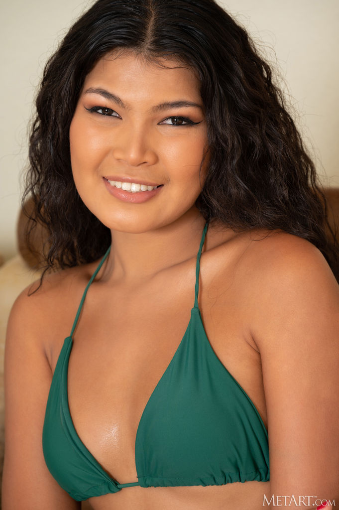Rosah & Kathai Spread Wide To Flaunt Her Plump-lipped Pussy - Photo 02