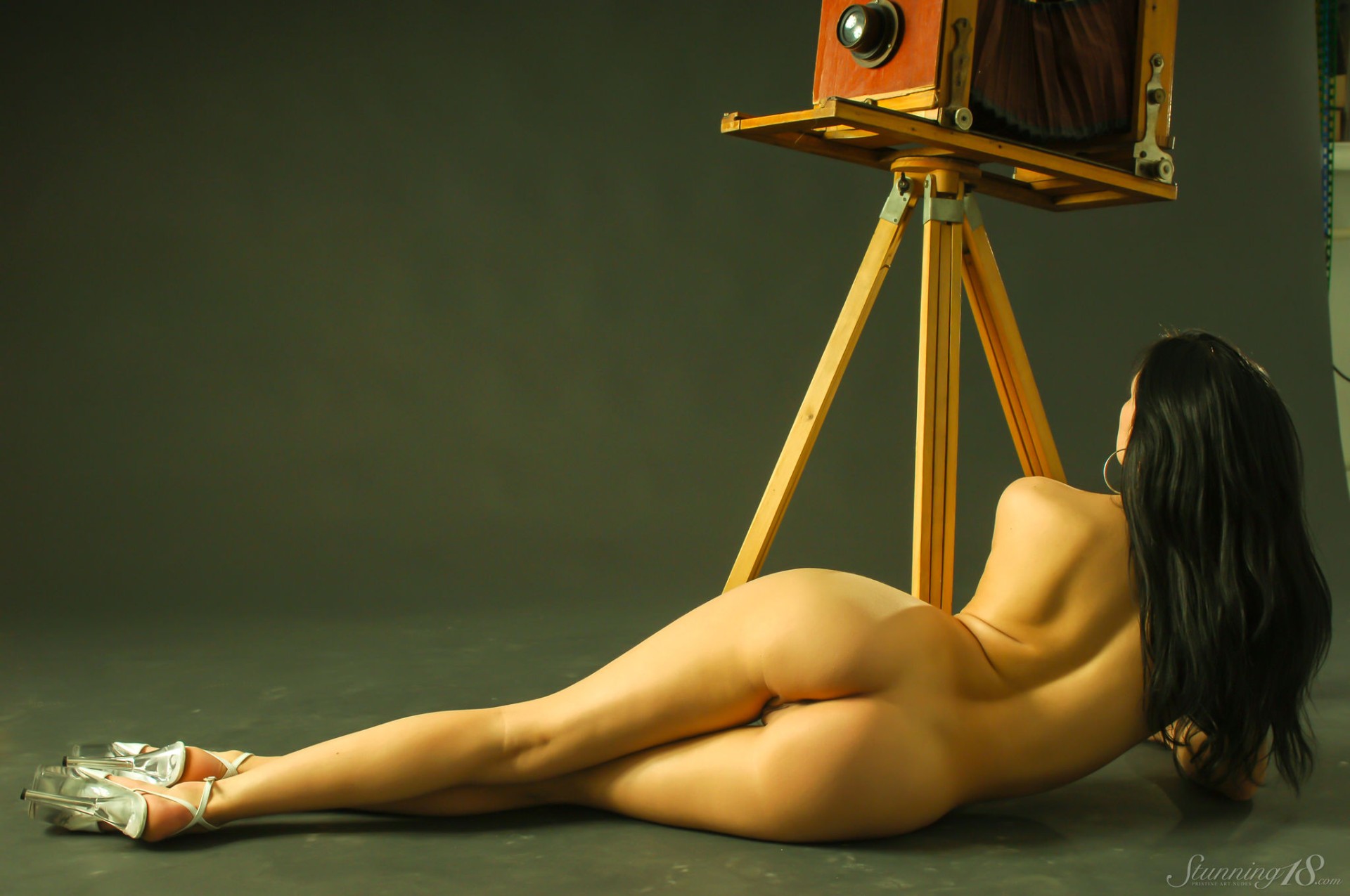 Evanthe L Surprises With Gorgeous Ass And Sensual Poise - Photo 11