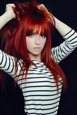 Sexy redheads making selfies