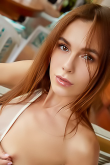 >Alice Wonder Provocative Poses And Expose Her Shaved Pussy