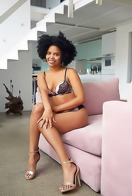 Selva Lapiedra Adorable Black Babe Undresses Playfully