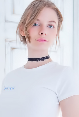 Siya Sexy Teen Angel With Nice Tits