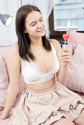 Tina Howl Flirty Look In Her Gorgeous Blue Eyes As She Sucks Her Lollipop