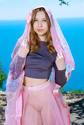 Estella Curvy Hips And Flawless Booty