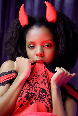 Sukki T Parts Her Silky Thighs To Flaunt The Wild Curls