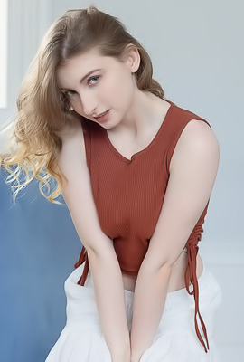 Minnie Lighter Spreads Her Long Legs In A Wide Split