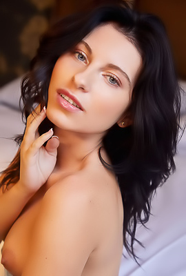 >Lilly Bella And Her Gorgeous Blue Eyes Shining Flirtatiously