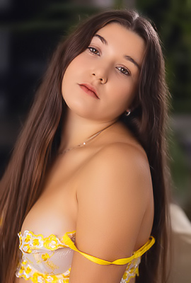 >Chloe Lapiedra Masturbating With Shaved Pussy And Pierced On Couch