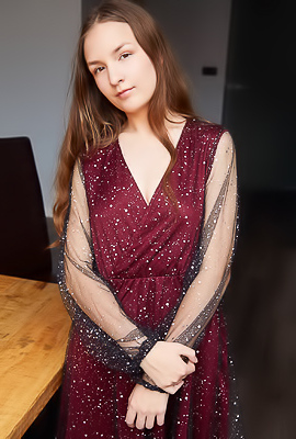 Bellaria Alluring Pussy Spread And Natural Beauty In An Artistic Set