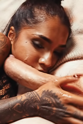 >Yasmina Khans Fabric Giving Under The Sheer Pressure Of The Moment
