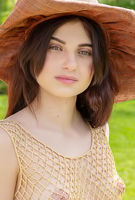 >Zoelie Dreams Of Of An Erotic Encounter In The Countryside