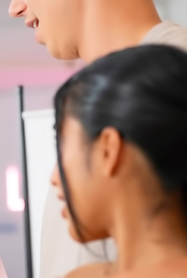 >Yasmina Khans Sensual Ass Grinds On The Bench