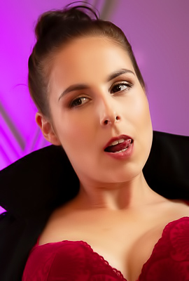 >Antonia Sainzs Wet Curves Beg for Fingering and Insertions inoptera Style