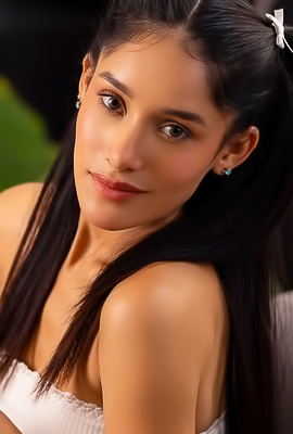 Carolina Guerrero Reveals Her Lush Pigtails,